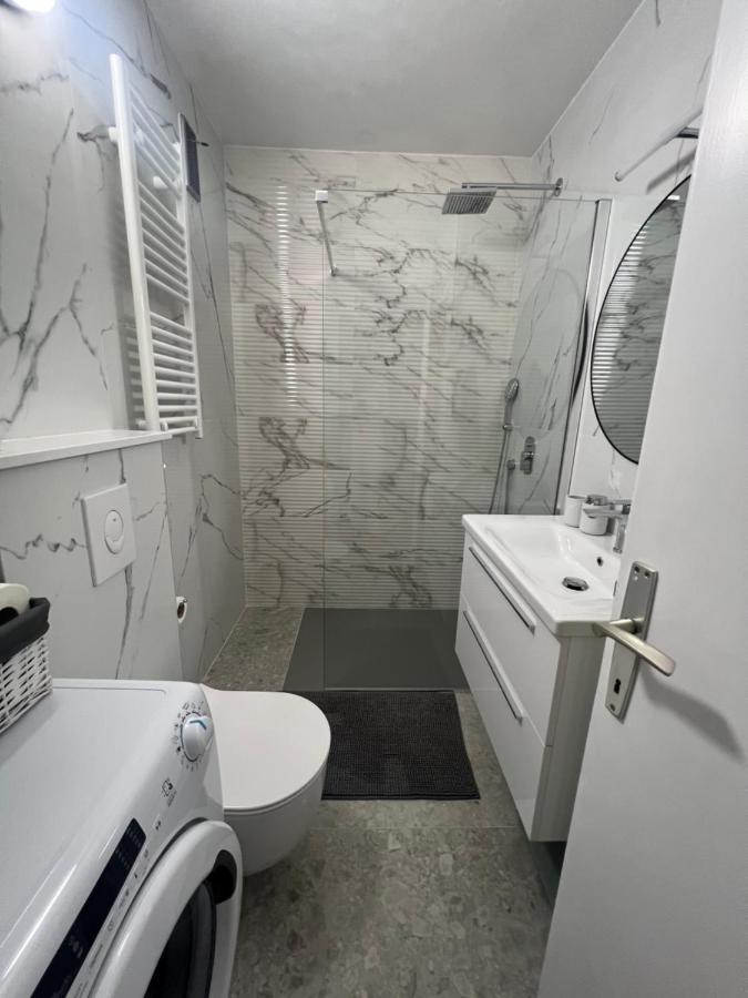 City Center Apartment Twiggy มาคาร์สกา ภายนอก รูปภาพ